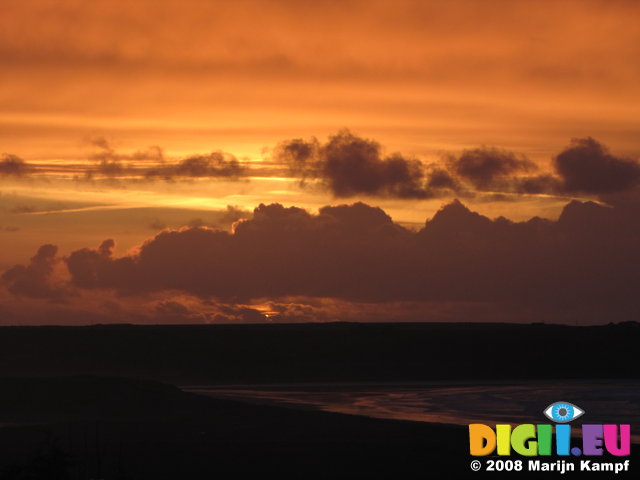 SX01443 Sunrise over Tramore bay